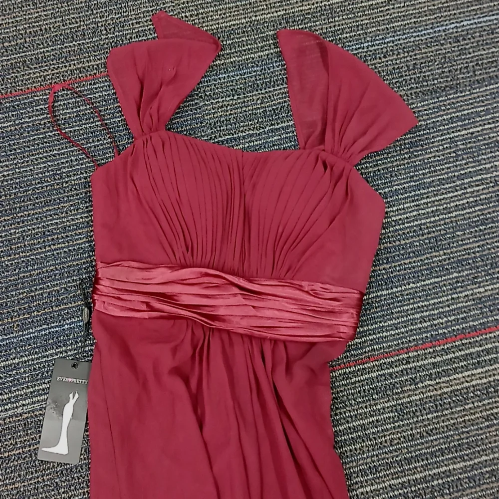 NWT Bridesmaid dress Burgandy Every Pretty Size 6 - Picture 3 of 7